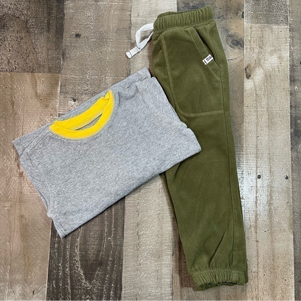 Carter’s Pant and Top Bundle Boys size 3T